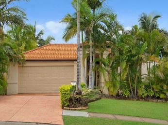 View profile: Privacy Assured  ~ The Position Perfect Lowset Home!